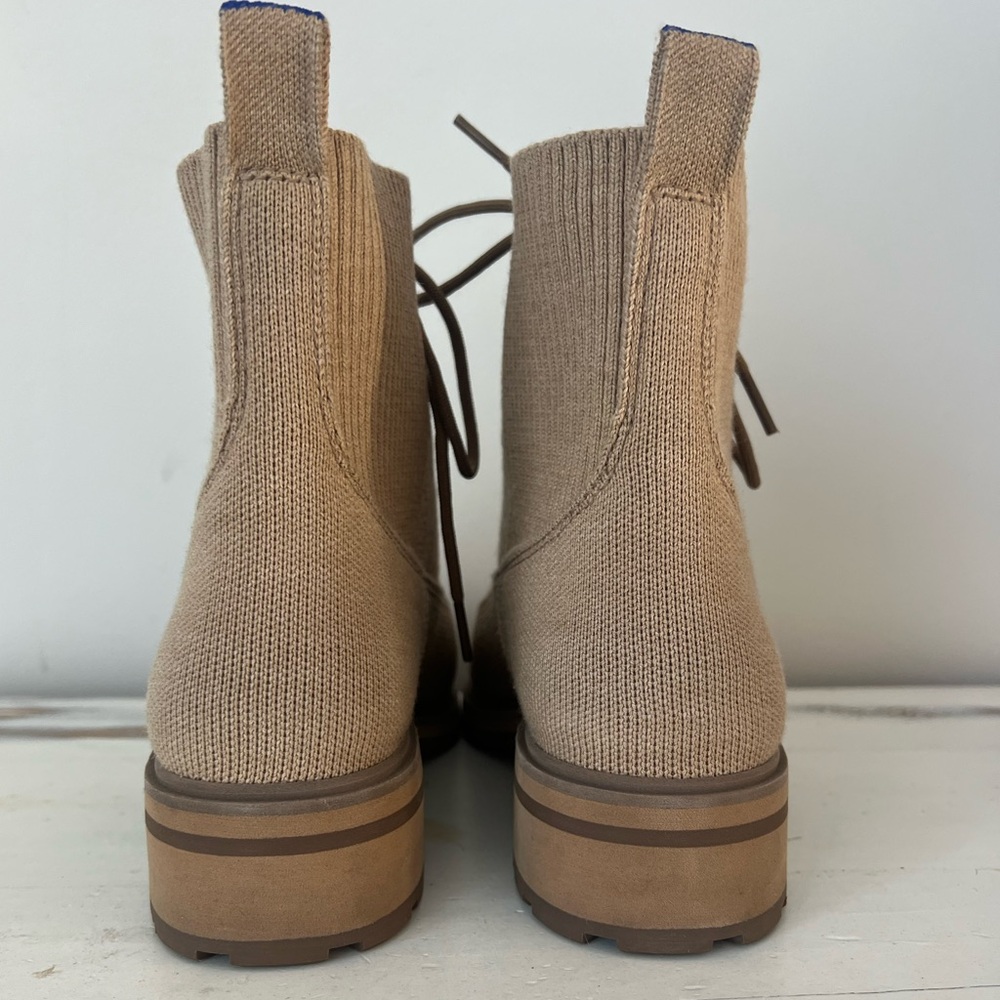⬇️👀 ROTHY’s The Laced Lug Boot in EXCELLENT Condition! - Picture 6 of 12